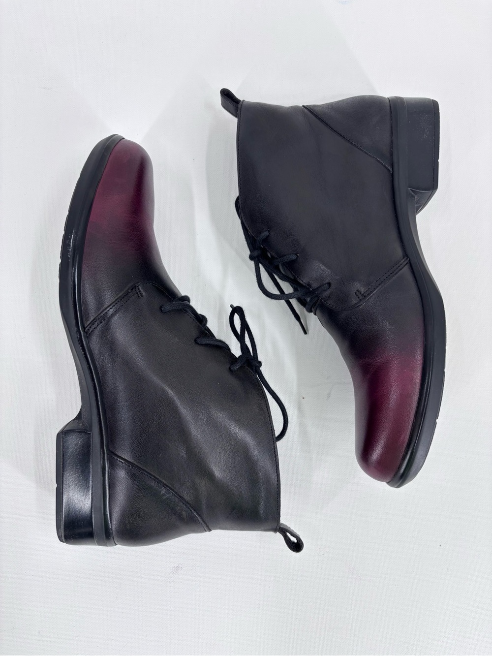 Naot Levanto Cordovan Black Leather Laced Ankle Boots with Burgundy Toe Fade, 39